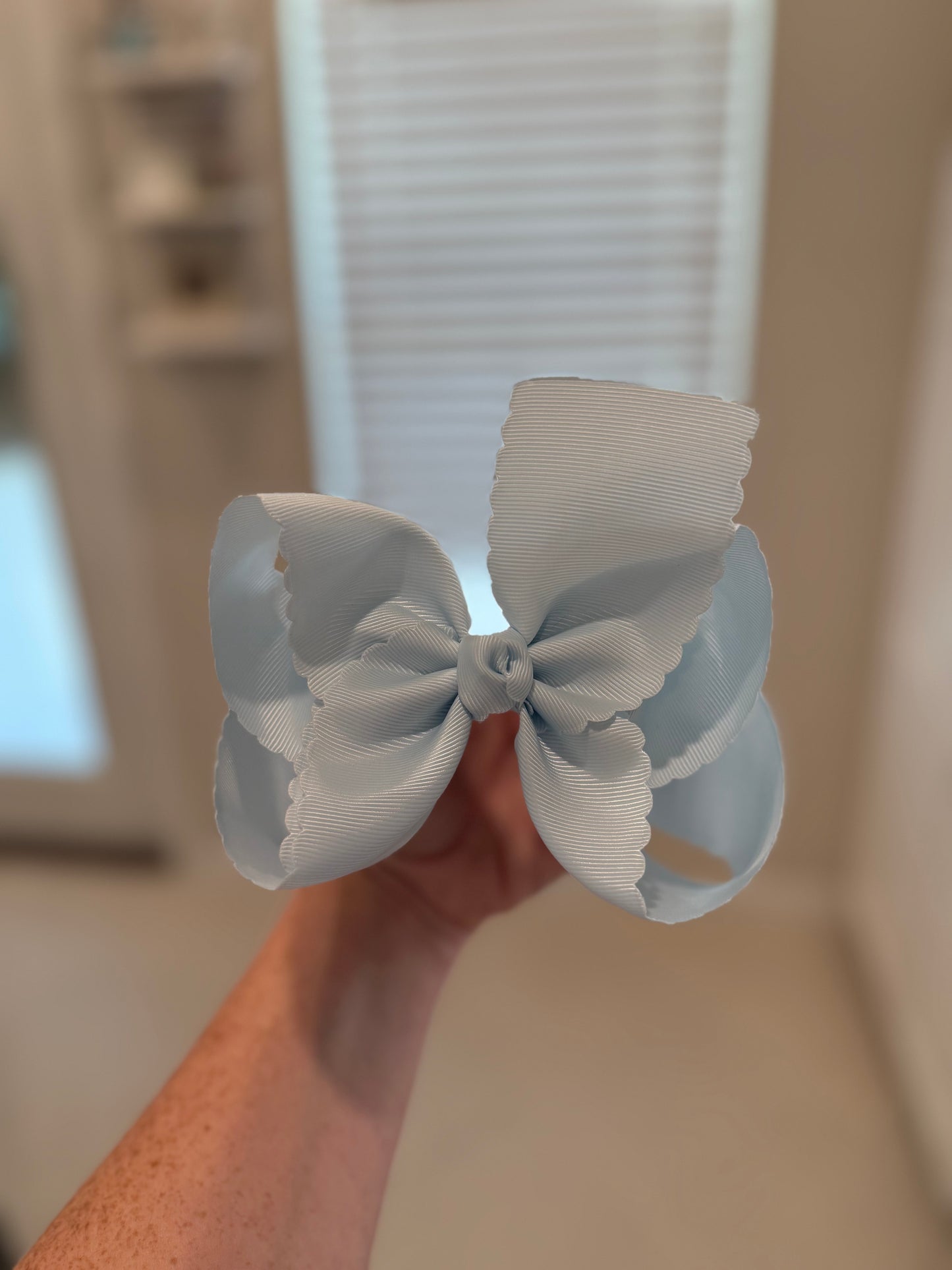 JBC Scalloped Edge Bow (10 DAY TAT)