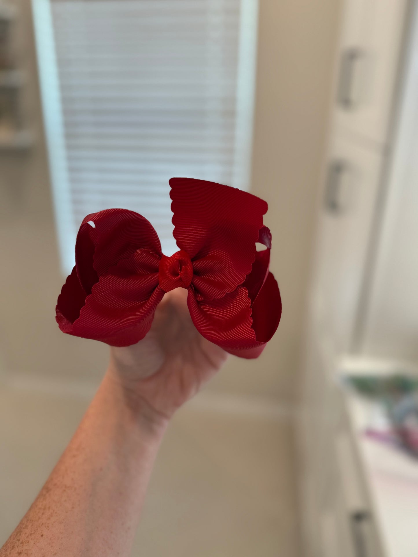 JBC Scalloped Edge Bow (10 DAY TAT)