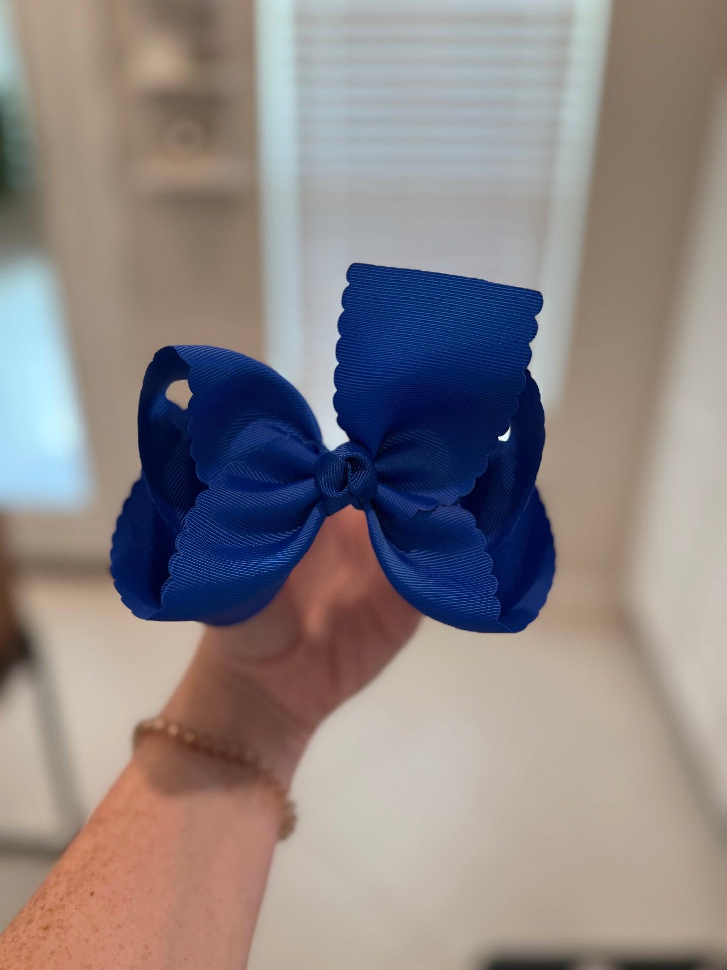 JBC Scalloped Edge Bow (10 DAY TAT)