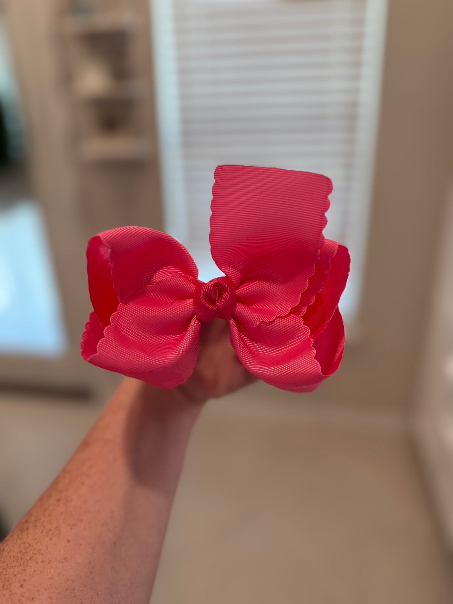 JBC Scalloped Edge Bow (10 DAY TAT)