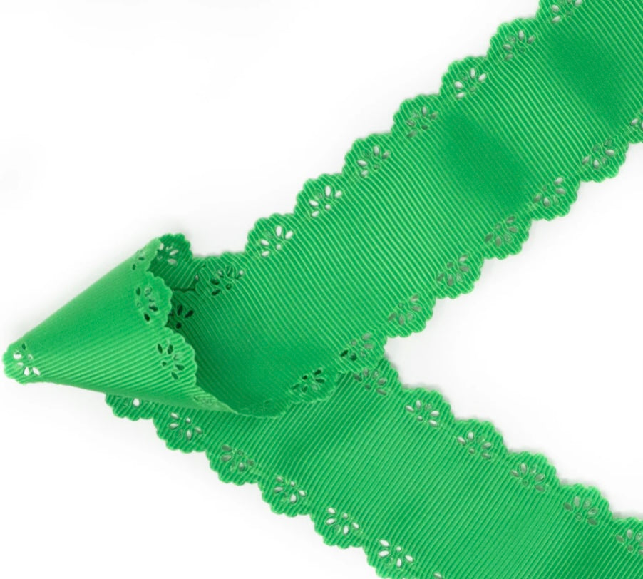 Eyelet Scalloped Edge PO