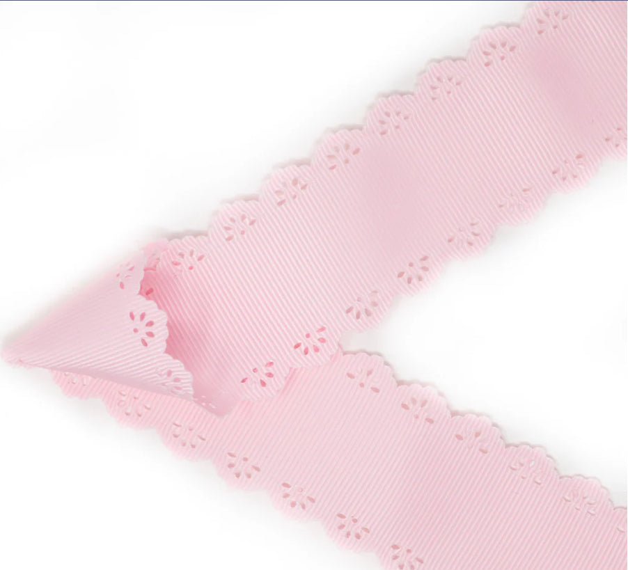 Eyelet Scalloped Edge PO